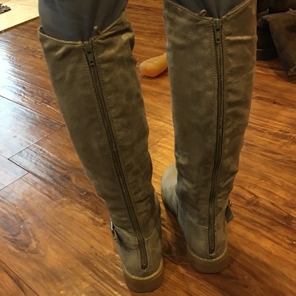 Old navy boots - Picture 5 of 7